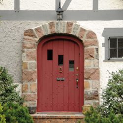 Johnstone's  Exterior Gloss Victory Red 2.5ltr